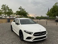 Weiß Gebraucht 2020 Mercedes A180 AMG line Limousine | 26.000 € (Etwas zu teuer)