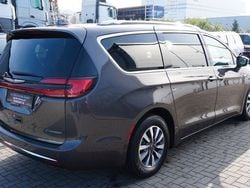Grau Gebraucht 2021 Chrysler Pacifica SUV | 32.990 € (Fairer Preis)