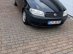 Schwarz Gebraucht 2004 Fiat Punto Kleinwagen | 1.350 € (Fairer Preis)