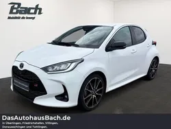 Weiß Gebraucht 2022 Toyota Yaris Hybrid Sport Limousine | 22.990 € (Etwas zu teuer)