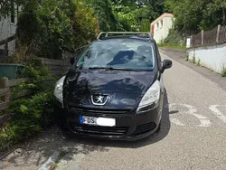 Schwarz Gebraucht 2013 Peugeot 5008 Van / Kleinbus | 6.500 € (Fairer Preis)