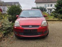 Rot Gebraucht 2008 Ford Fiesta Ghia Kleinwagen | 1.200 € (Guter Preis)