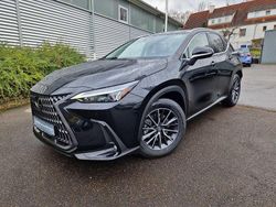 Graphitschwarz Gebraucht 2024 Lexus NX450h+ E-FOUR Executive Line SUV | 49.990 € (Superpreis)