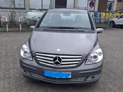 Grau Gebraucht 2006 Mercedes B180 Van / Kleinbus | 1.600 € (Superpreis)