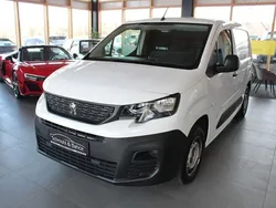 Weiß Gebraucht 2021 Peugeot Partner Van / Kleinbus | 13.990 € (Guter Preis)
