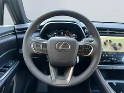 Gelb Gebraucht 2025 Lexus LBX SUV | 33.990 € (Guter Preis)