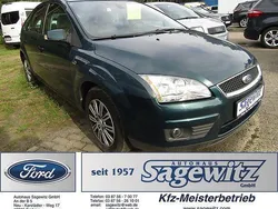 Grün Gebraucht 2006 Ford Focus Ghia Limousine | 2.700 € (Fairer Preis)