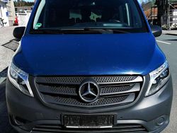 Navyblau Gebraucht 2017 Mercedes Vito Van / Kleinbus | 24.990 € (Etwas zu teuer)