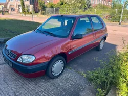 Rot Gebraucht 2003 Citroën Saxo Tonic Kleinwagen | 800 € (Guter Preis)