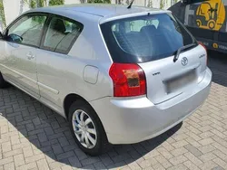 Silber Gebraucht 2002 Toyota Corolla Sol Kleinwagen | 2.650 € (Teuer)