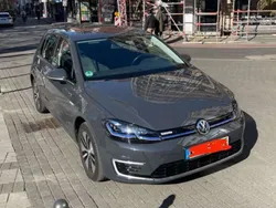 Grau Gebraucht 2020 VW e-Golf Kleinwagen | 15.900 € (Fairer Preis)
