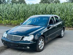 Schwarz Gebraucht 2002 Mercedes C200 Limousine | 1.000 €