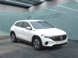 Weiß Gebraucht 2022 Mercedes EQA250 SUV | 33.899 € (Fairer Preis)