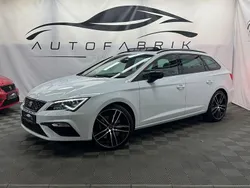 Weiß Gebraucht 2018 Seat Leon ST 4Drive Kombi | 29.990 €