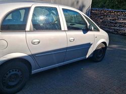 Silber Gebraucht 2005 Opel Meriva Van / Kleinbus | 1.200 € (Fairer Preis)