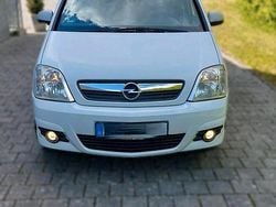 Weiß Gebraucht 2009 Opel Meriva Van / Kleinbus | 3.900 € (Fairer Preis)