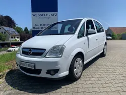 Weiß Gebraucht 2009 Opel Meriva Edition Van / Kleinbus | 4.950 € (Teuer)