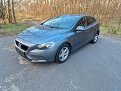 Grau Gebraucht 2017 Volvo V40 Kinetic Kombi | 10.000 € (Superpreis)