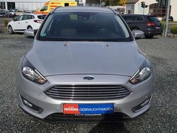 Silber Gebraucht 2015 Ford Focus Titanium Limousine | 6.490 € (Fairer Preis)