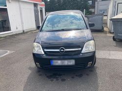 Schwarz Gebraucht 2005 Opel Meriva Van / Kleinbus | 2.600 € (Teuer)