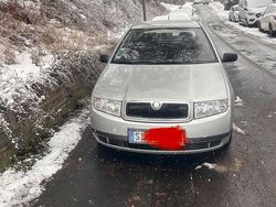 Grau Gebraucht 2001 Skoda Fabia Kleinwagen | 800 € (Guter Preis)
