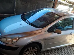 Silber Gebraucht 2008 Peugeot 307 Kleinwagen | 1.111 €