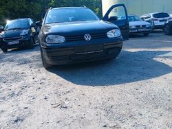 Schwarz Gebraucht 2005 VW Golf IV Kombi | 1.900 €