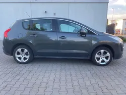 Grau Gebraucht 2010 Peugeot 3008 Premium Van / Kleinbus | 2.950 € (Guter Preis)