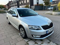 Silber Gebraucht 2015 Skoda Octavia Joy Kombi | 7.050 € (Guter Preis)