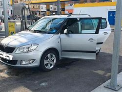 Silber Gebraucht 2014 Skoda Fabia Kleinwagen | 4.200 € (Guter Preis)