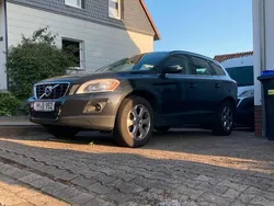 Grau Gebraucht 2009 Volvo XC60 Summum SUV | 11.000 € (Etwas zu teuer)