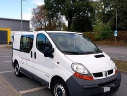 Weiß Gebraucht 2004 Renault Trafic Van / Kleinbus | 7.500 € (Fairer Preis)