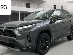 Grey metallic (1g3)/ attitude bl (metallic) Gebraucht 2024 Toyota RAV4 Hybrid Style SUV | 38.750 € (Guter Preis)