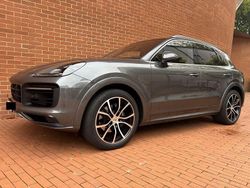 Grau Gebraucht 2019 Porsche Cayenne SUV | 52.900 € (Etwas zu teuer)