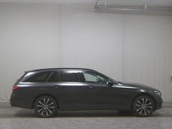 Grau Gebraucht 2021 Mercedes E300 Avantgarde Kombi | 21.880 € (Guter Preis)