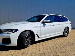Weiß Gebraucht 2023 BMW 520 M Sport Kombi | 41.820 €