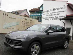 Quarzitgraumet. Gebraucht 2021 Porsche Cayenne SUV | 48.999 €