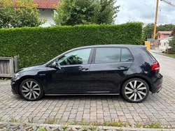Schwarz Gebraucht 2019 VW Golf VII Highline Limousine | 17.400 € (Fairer Preis)