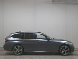 Grau Gebraucht 2022 BMW 330 M Sport Kombi | 26.480 € (Superpreis)
