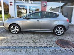 Stromboli grau Gebraucht 2015 Alfa Romeo Giulietta Sprint Kleinwagen | 12.490 € (Fairer Preis)