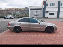 Grau Gebraucht 2005 Mercedes E280 Avantgarde Limousine | 2.500 € (Superpreis)