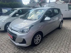 Silber Gebraucht 2017 Hyundai i10 Classic Kleinwagen | 5.990 € (Fairer Preis)