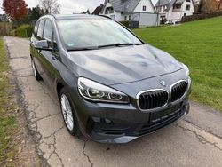 Grau Gebraucht 2019 BMW 218 Gran Tourer Advantage Van / Kleinbus | 17.990 € (Fairer Preis)