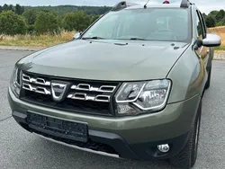 Grün Gebraucht 2015 Dacia Duster Prestige SUV | 8.300 € (Fairer Preis)