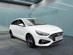 Weiß Gebraucht 2024 Hyundai i30 Select Kombi | 21.590 € (Fairer Preis)