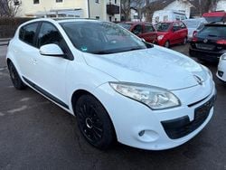 Weiß Gebraucht 2009 Renault Mégane Expression Limousine | 3.890 € (Fairer Preis)