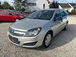 Silber Gebraucht 2010 Opel Astra Edition Limousine | 1.500 € (Superpreis)