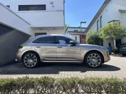 Grau Gebraucht 2015 Porsche Macan S SUV | 38.900 € (Etwas zu teuer)