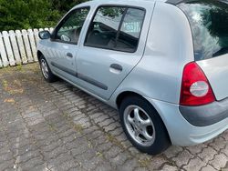 Blau Gebraucht 2004 Renault Clio Coupé | 400 €