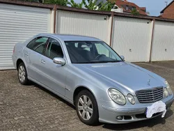 Grau Gebraucht 2005 Mercedes E220 Elegance Limousine | 2.990 € (Guter Preis)